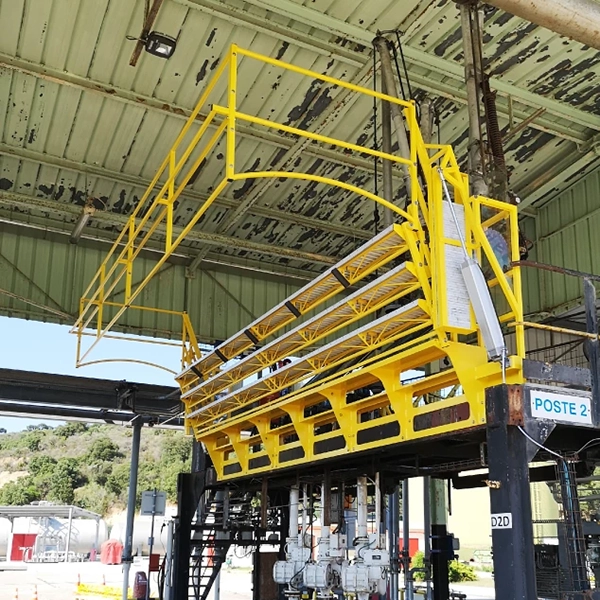 Folding walkway