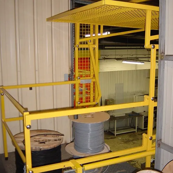 Type G safety gate (swinging with front grid)