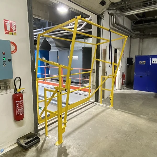 Type X safety gate – for industrial doors